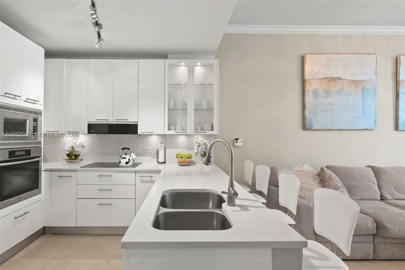 6799 Collins Ave 209 photo 7