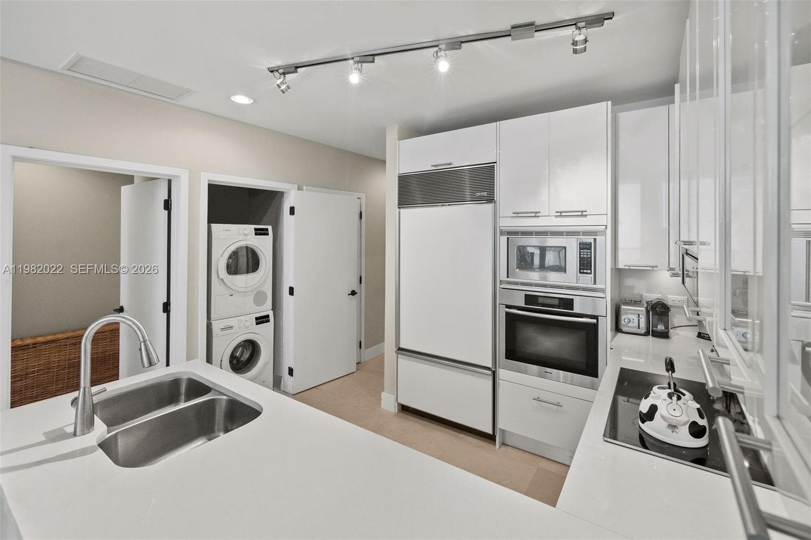 6799 Collins Ave 209 photo 11