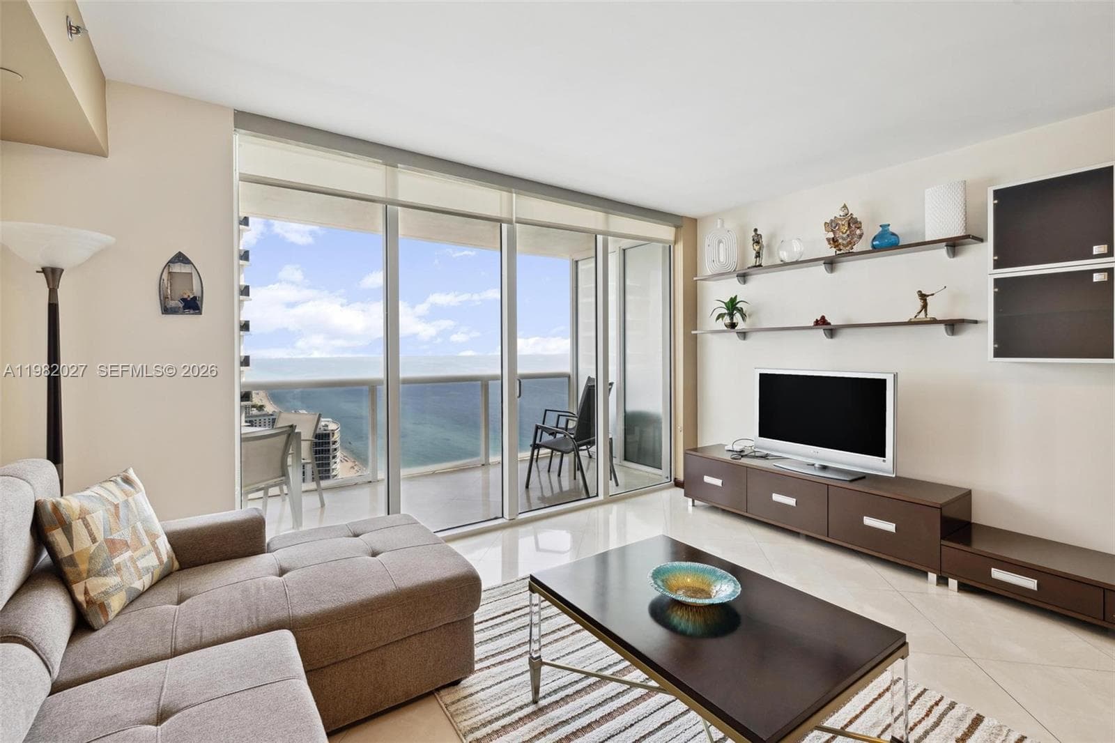 1830 S Ocean Dr 3909 photo 1