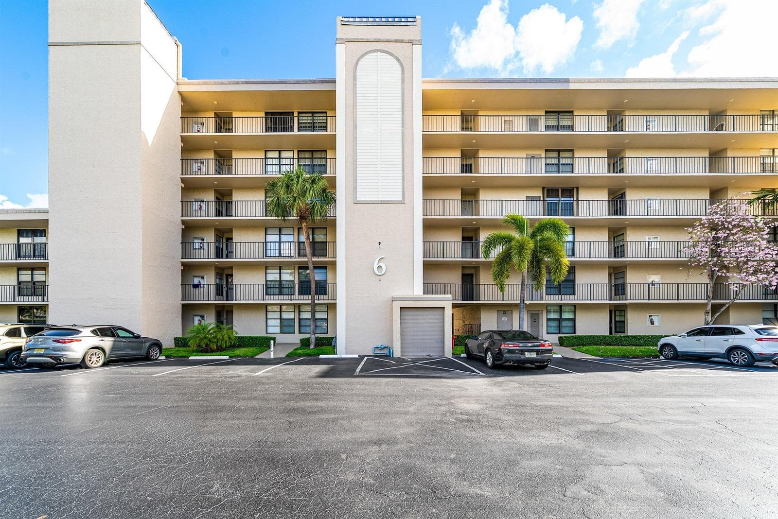 6 Royal Palm Way #605 3