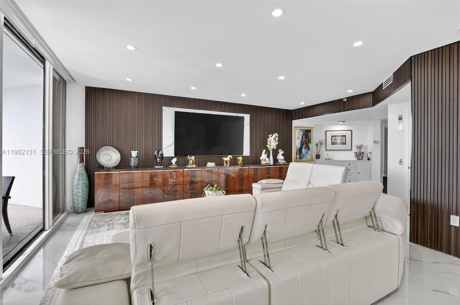4000 Island Blvd 2301 photo 9