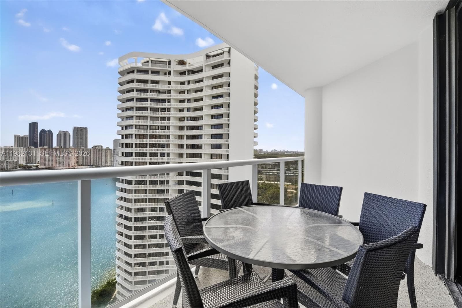 4000 Island Blvd 2301 photo 14