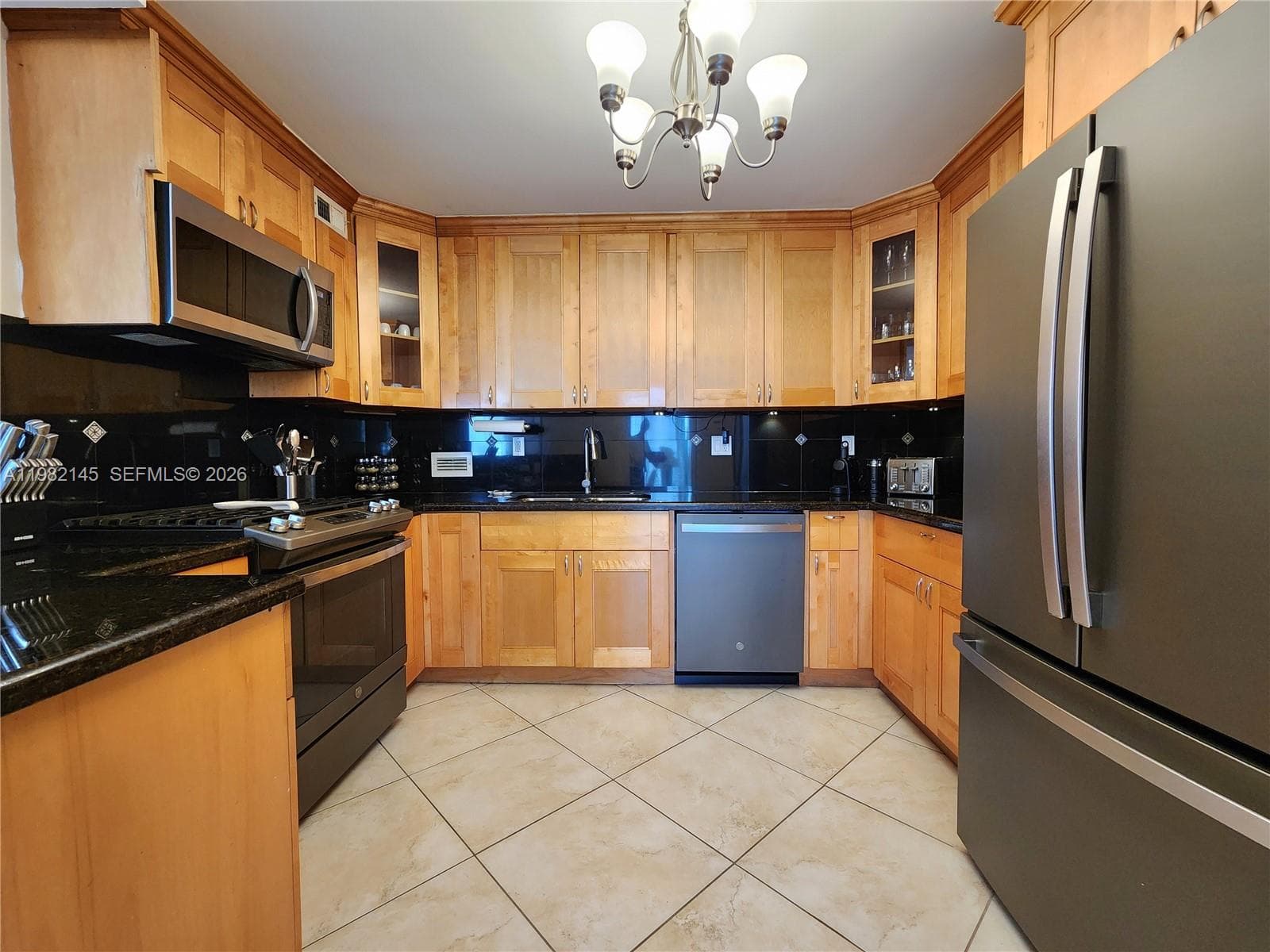 2030 Ocean Dr 626 photo 13