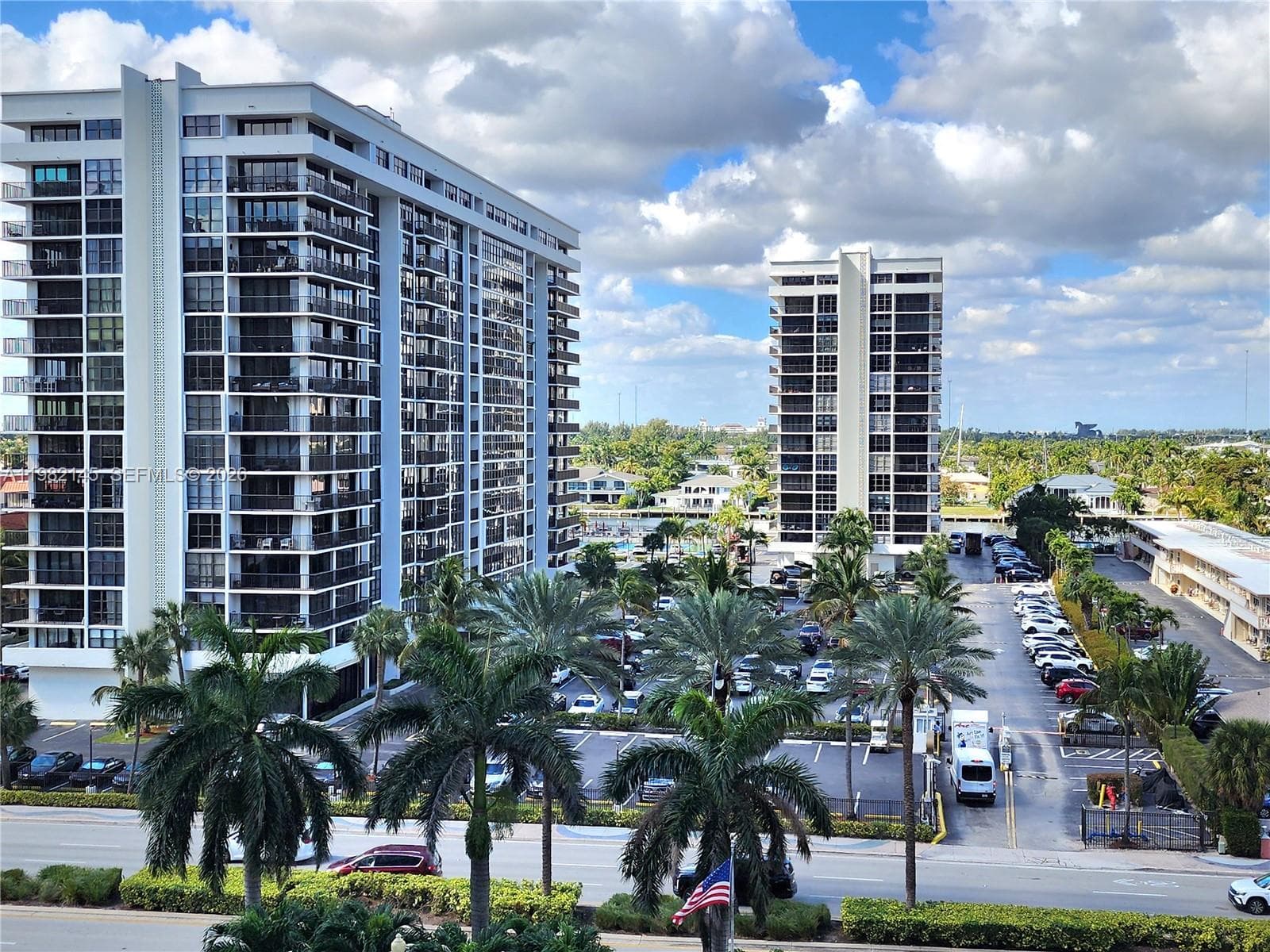 2030 Ocean Dr 626 photo 17
