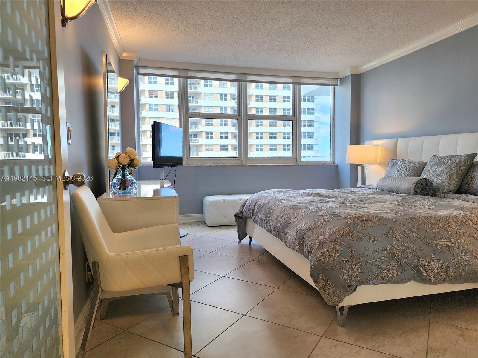 2030 Ocean Dr 626 photo 22
