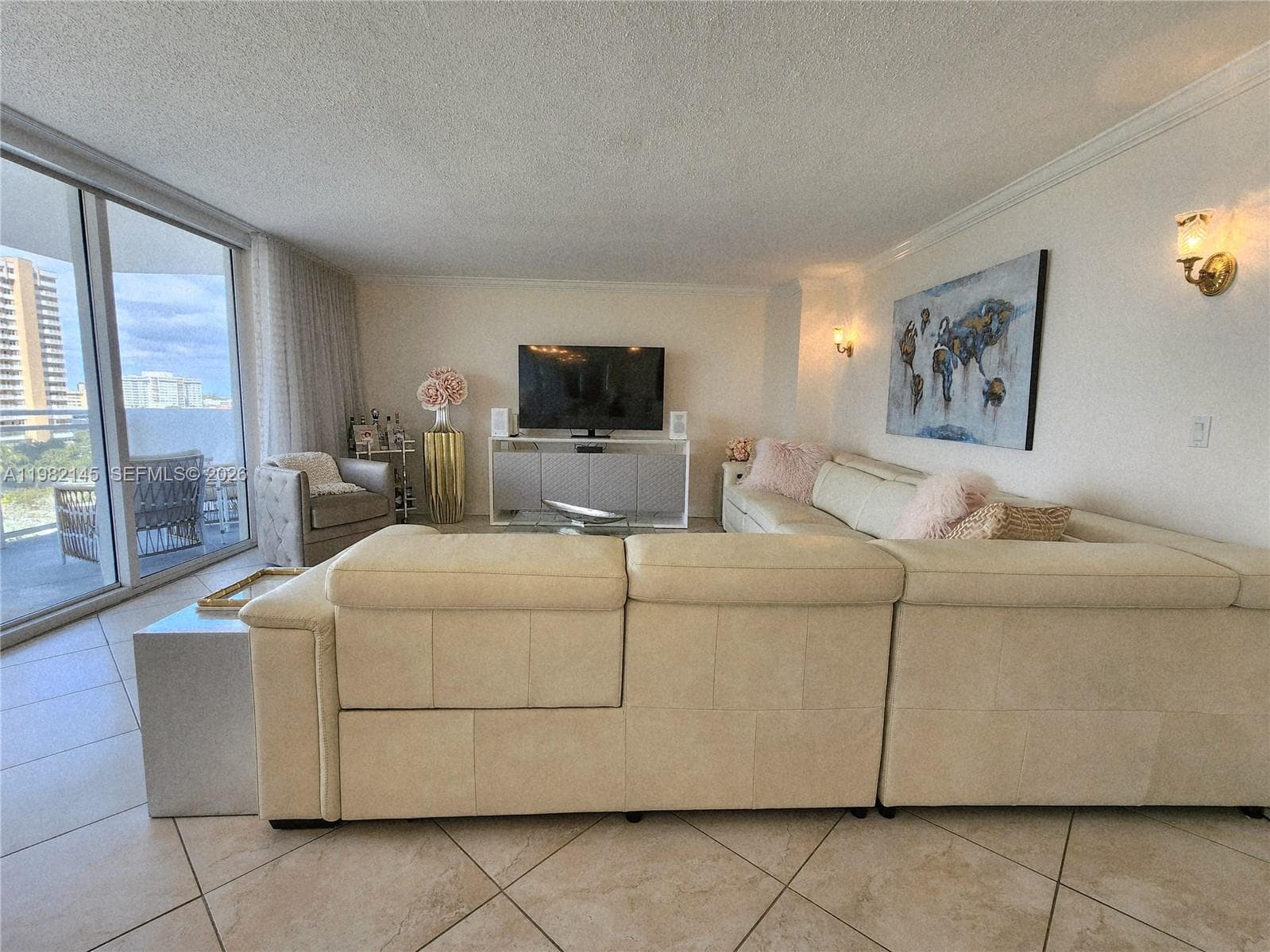 2030 Ocean Dr 626 photo 18