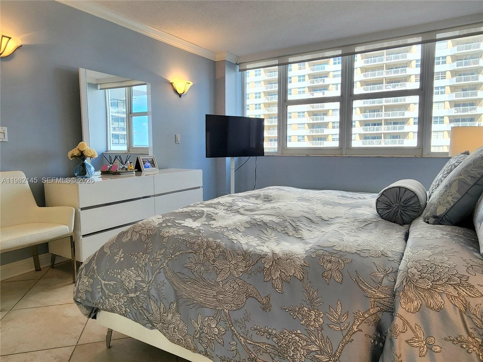 2030 Ocean Dr 626 photo 25