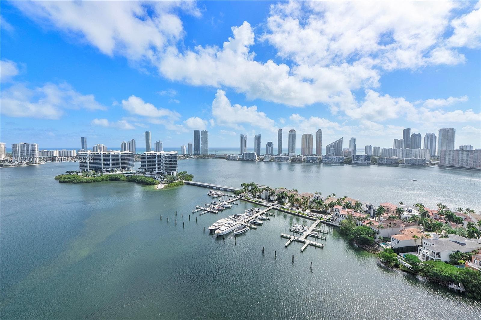 7000 Island Blvd 2609 photo 1