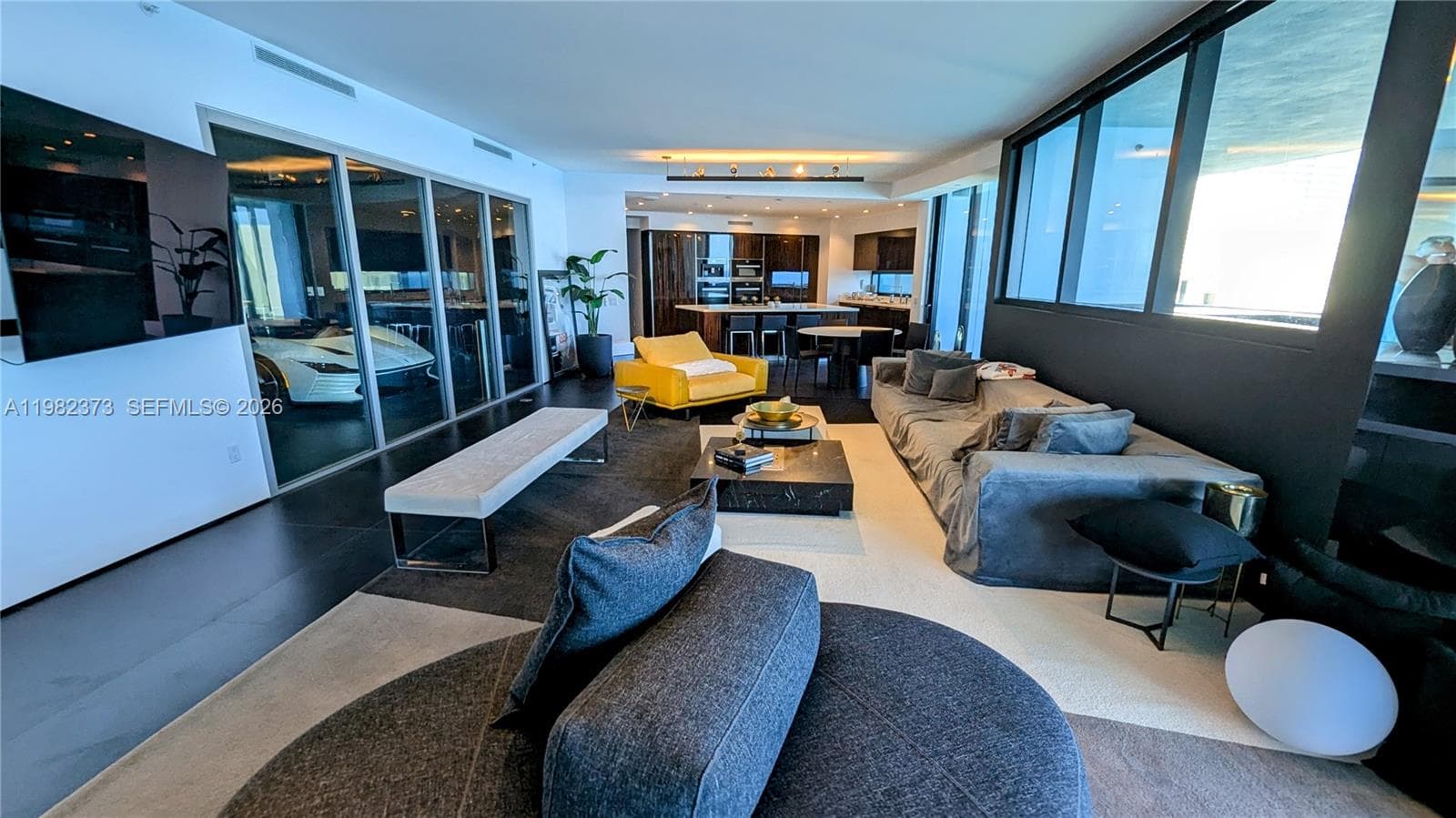 18555 Collins Ave. 4