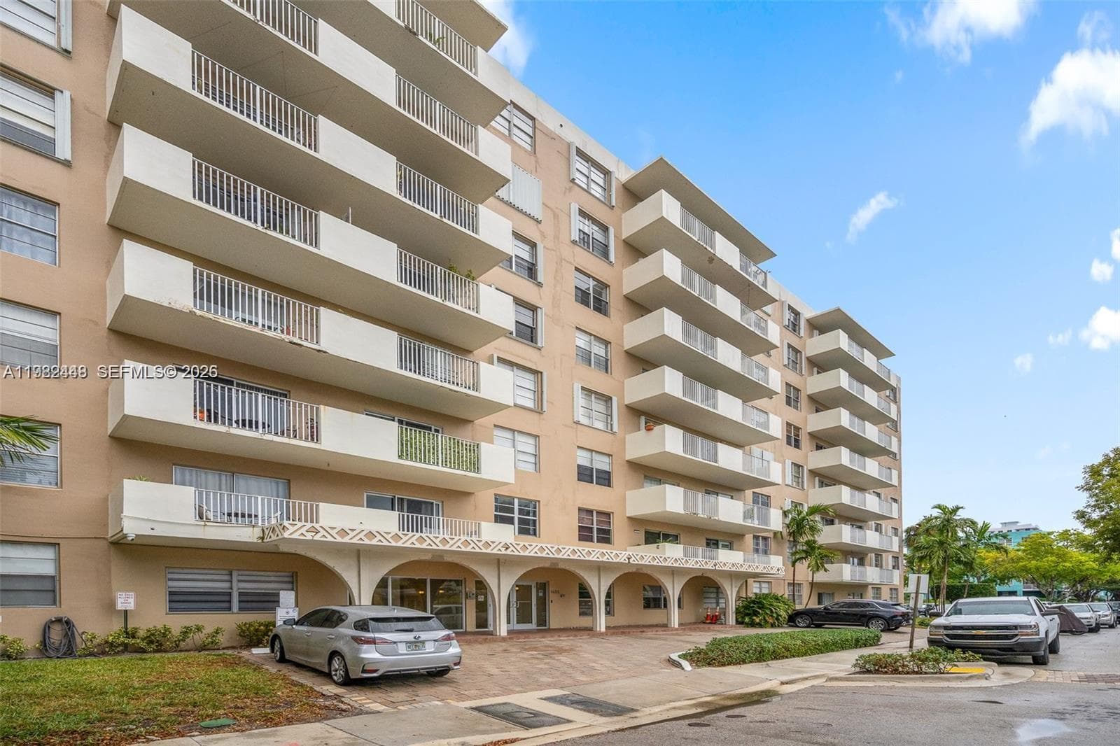 1455 N Treasure Dr 5E photo 9