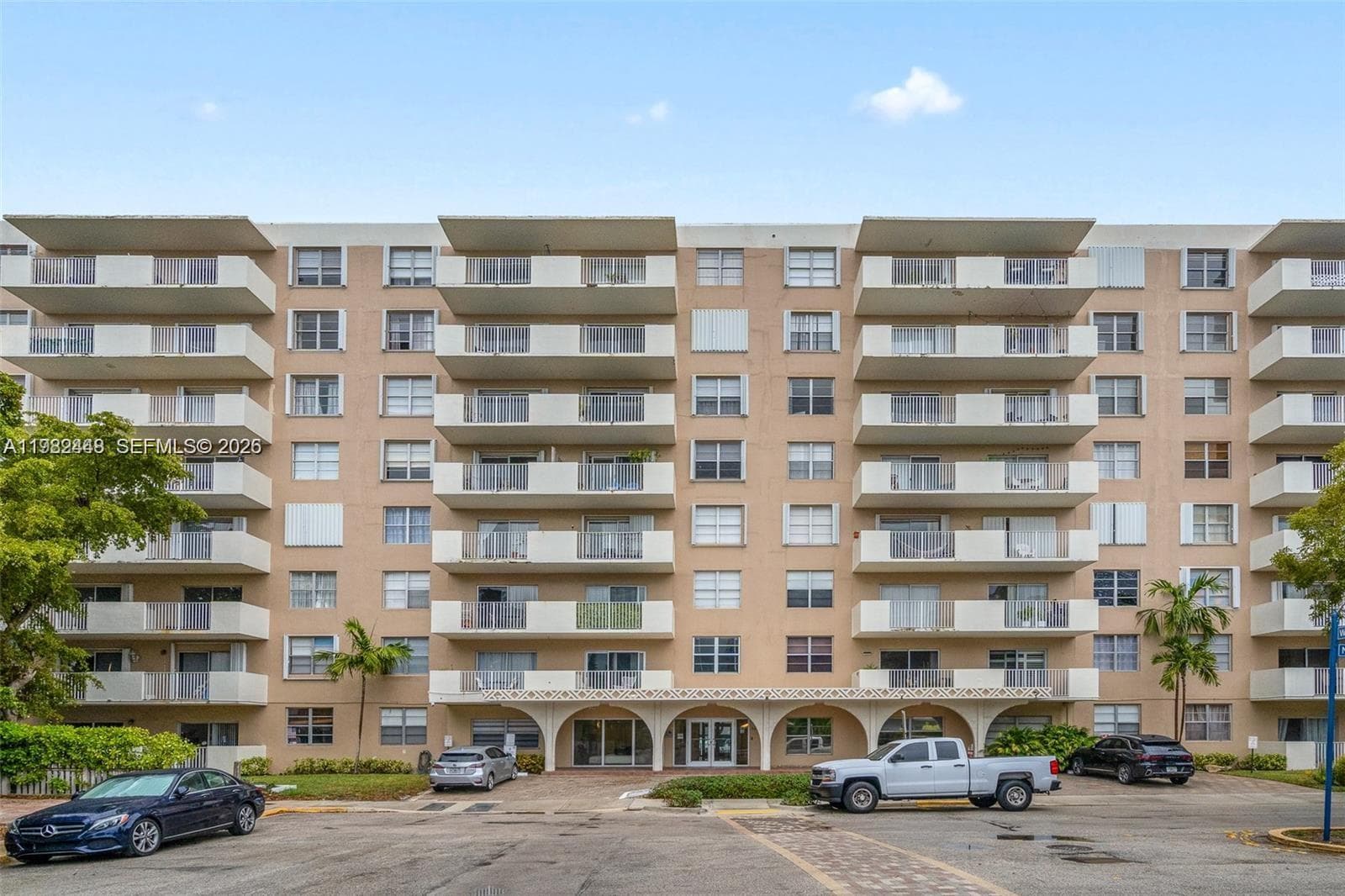 1455 N Treasure Dr 5E photo 8
