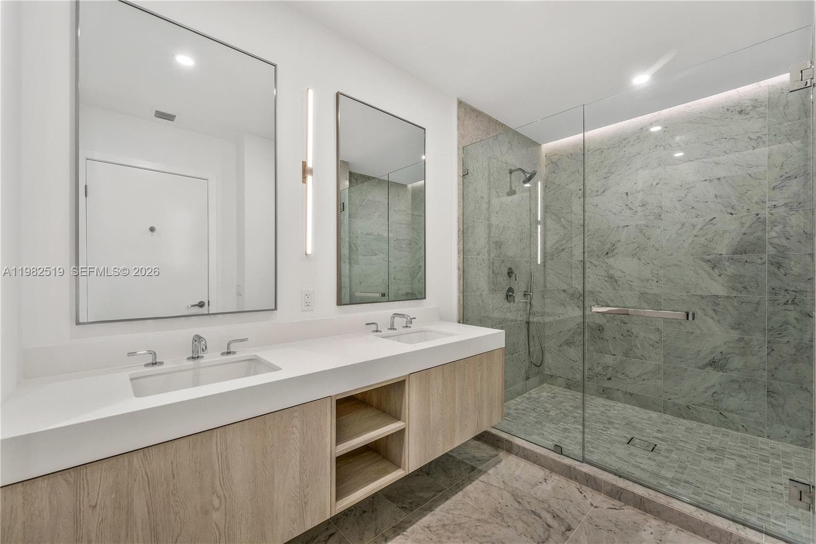 9201 E Bay Harbor Dr 804 photo 11