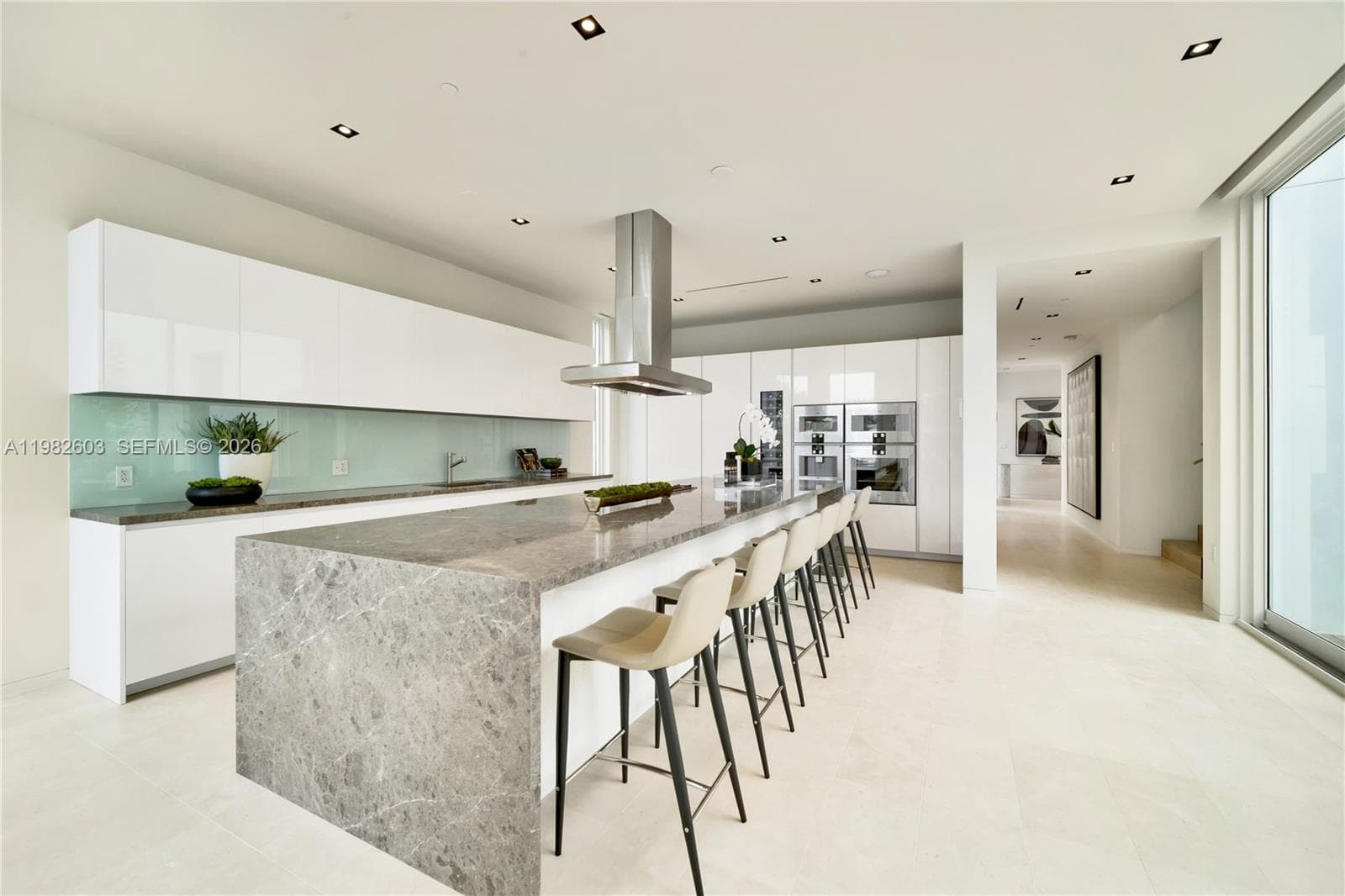 1011 48th St 8 photo 10