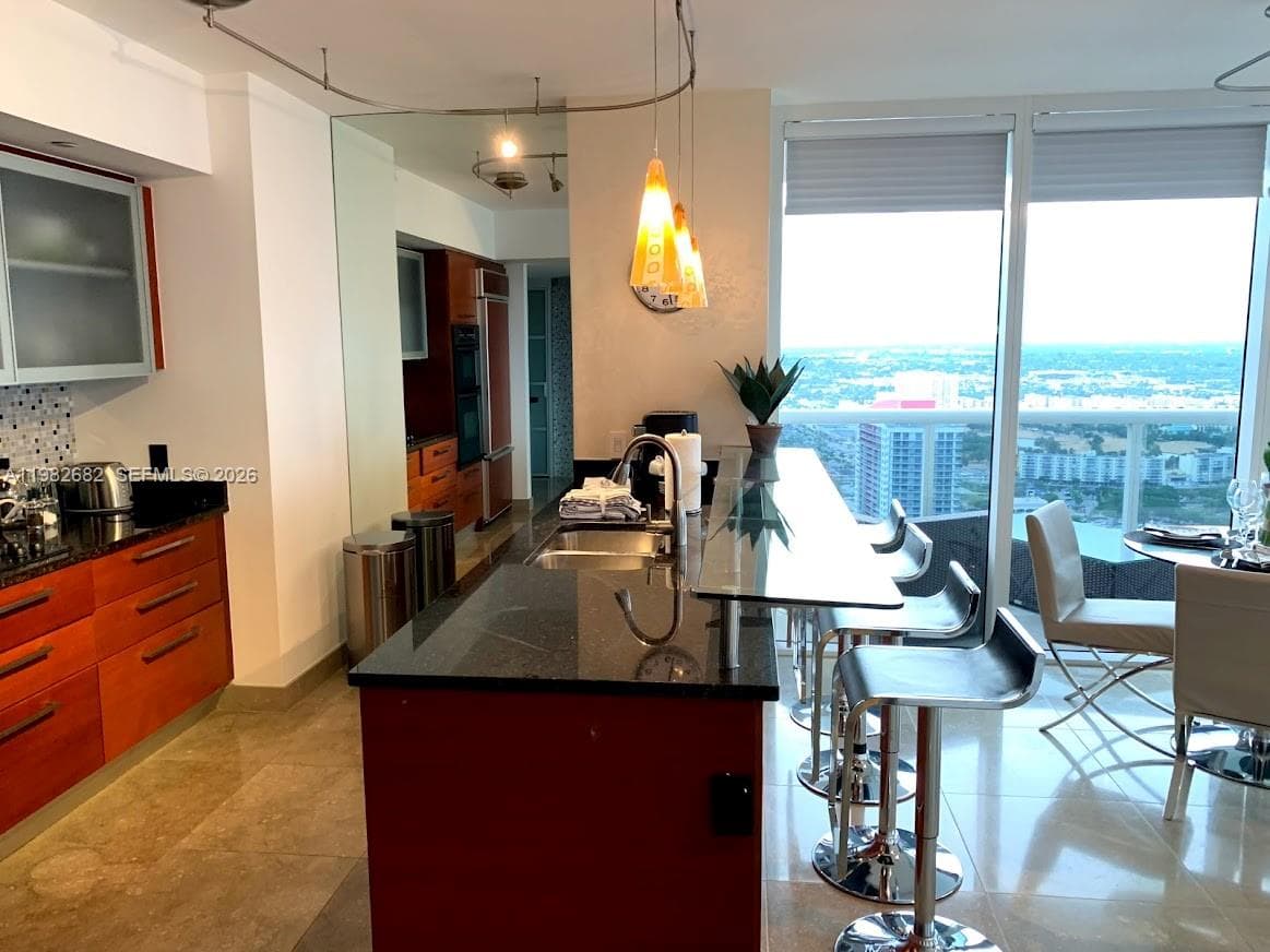 1830 Ocean Dr 4608 photo 12
