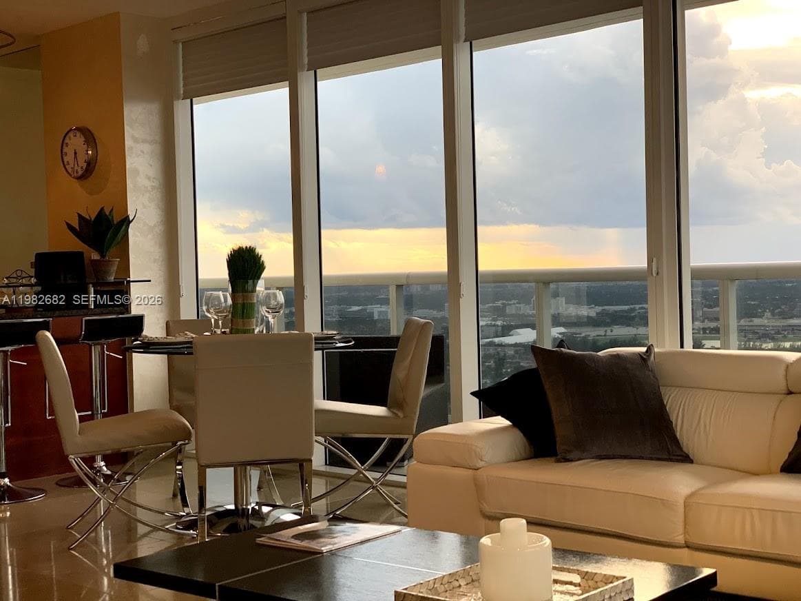 1830 Ocean Dr 1
