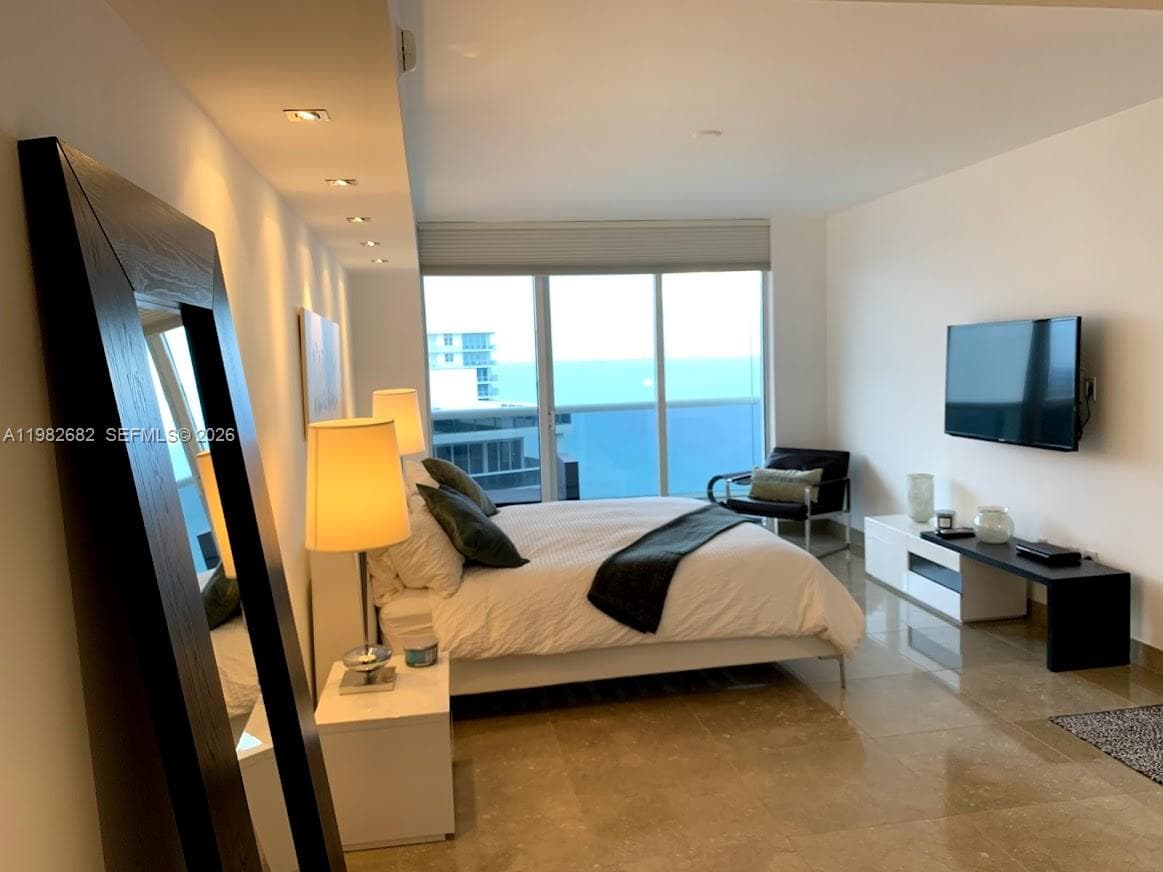 1830 Ocean Dr 4608 photo 24