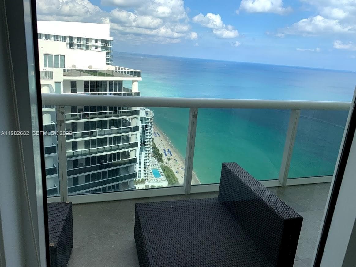 1830 Ocean Dr 4608 photo 18