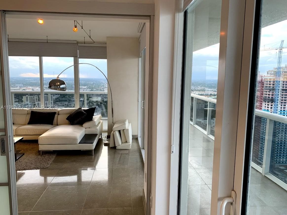 1830 Ocean Dr 4608 photo 19