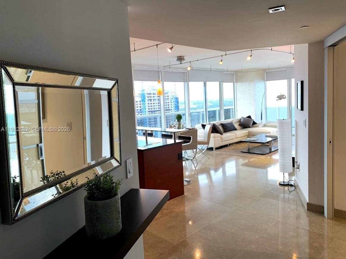 1830 Ocean Dr 4