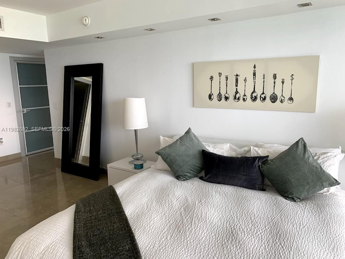1830 Ocean Dr 4608 photo 25