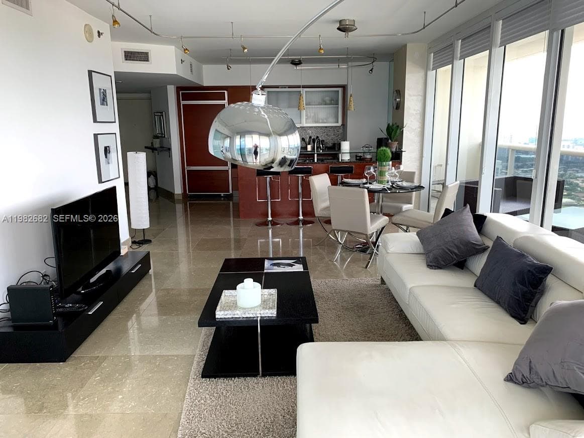 1830 Ocean Dr 4608 photo 21