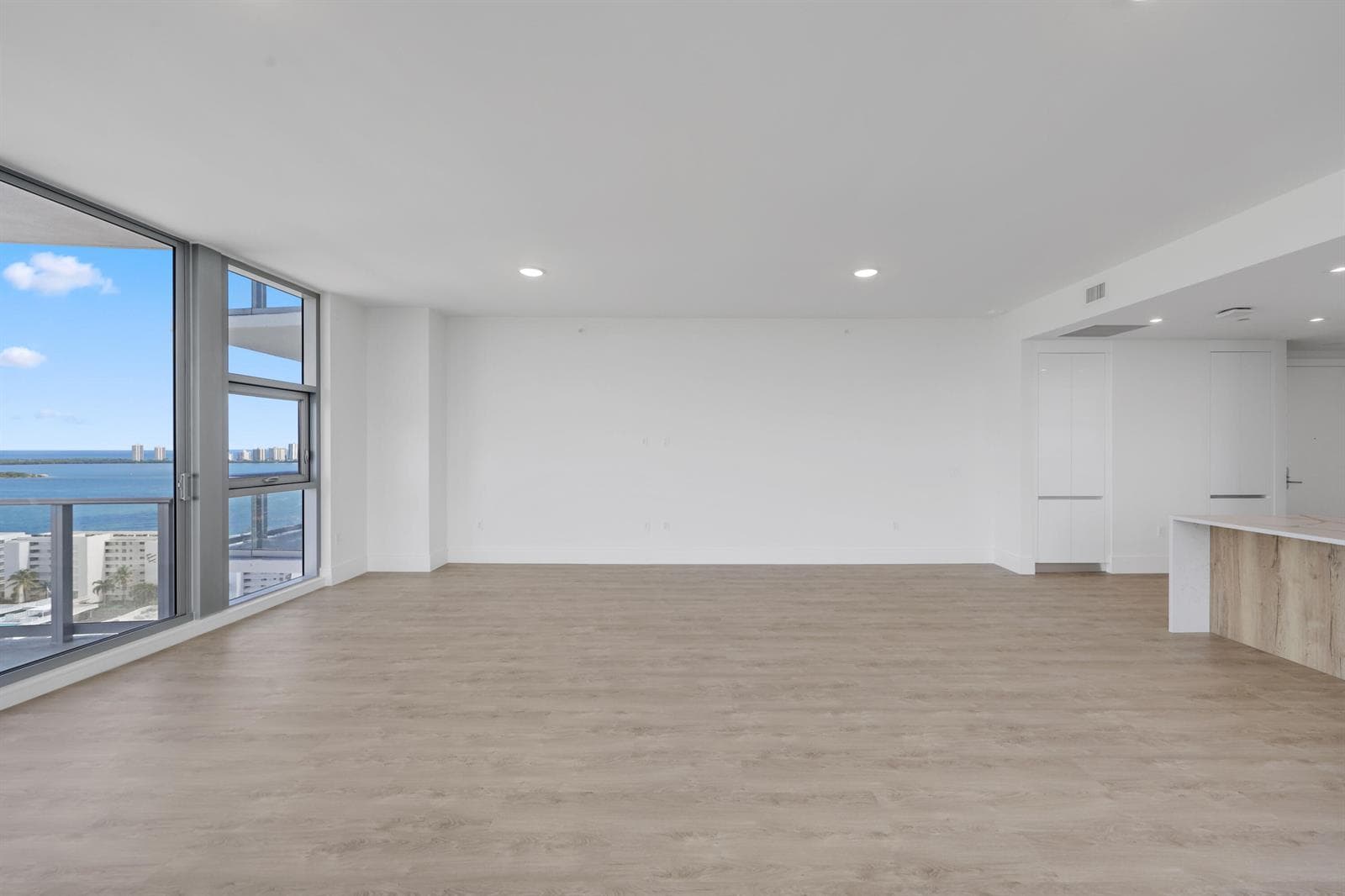220 Lake Shore Drive #1823 5