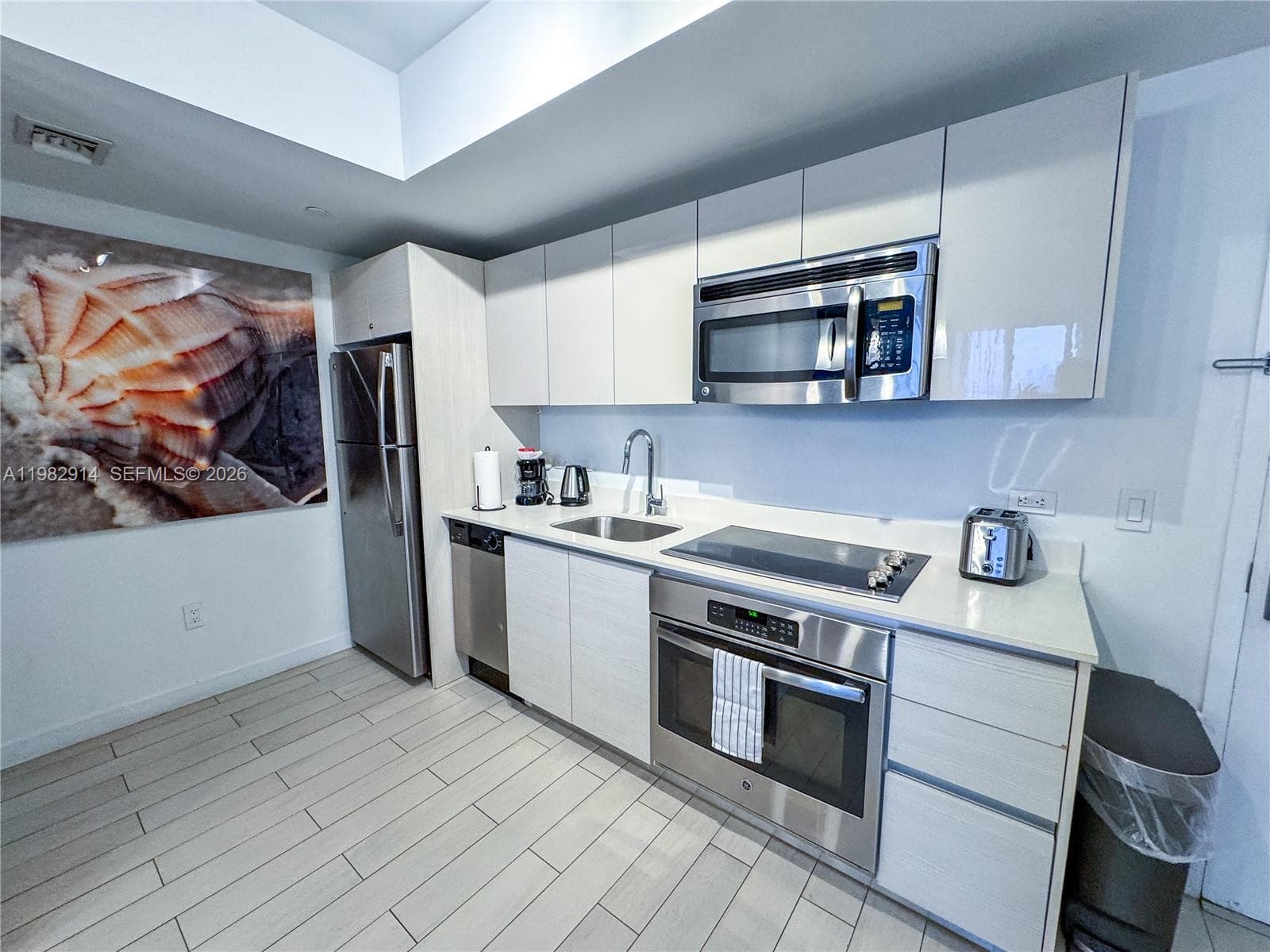 2602 E Hallandale Beach Blvd R805 photo 6