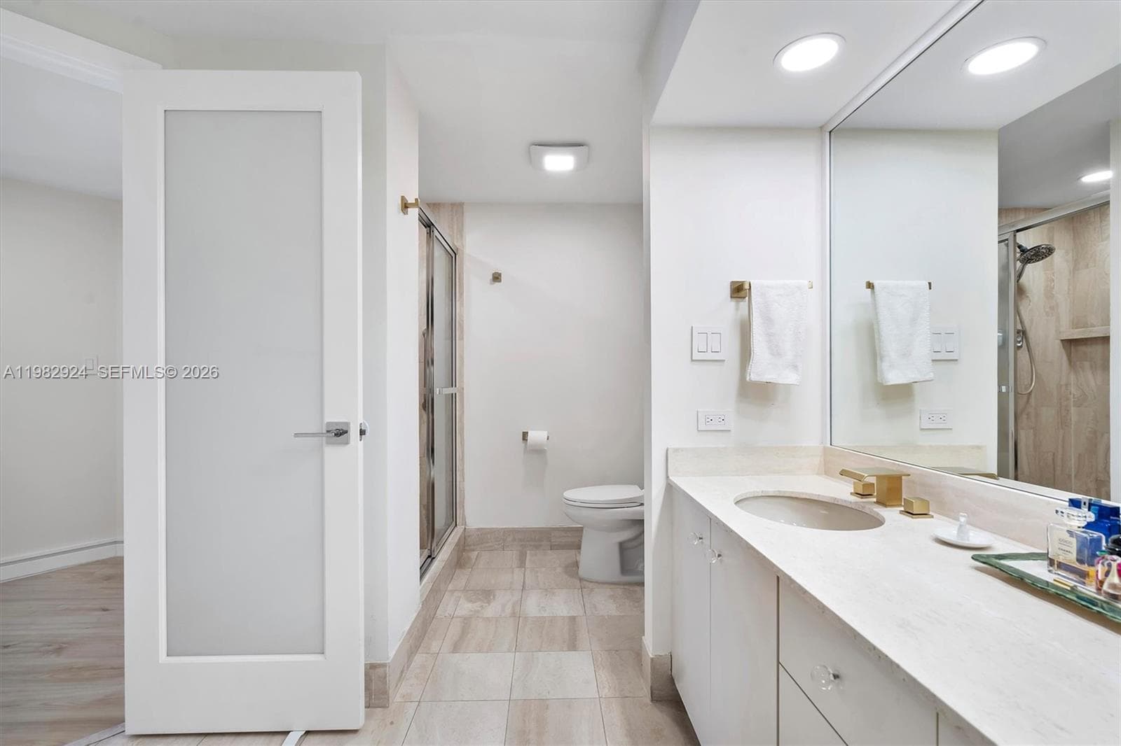 20191 E Country Club Dr 1903 photo 23