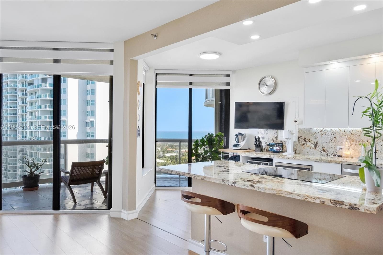 20191 E Country Club Dr 1903 photo 16