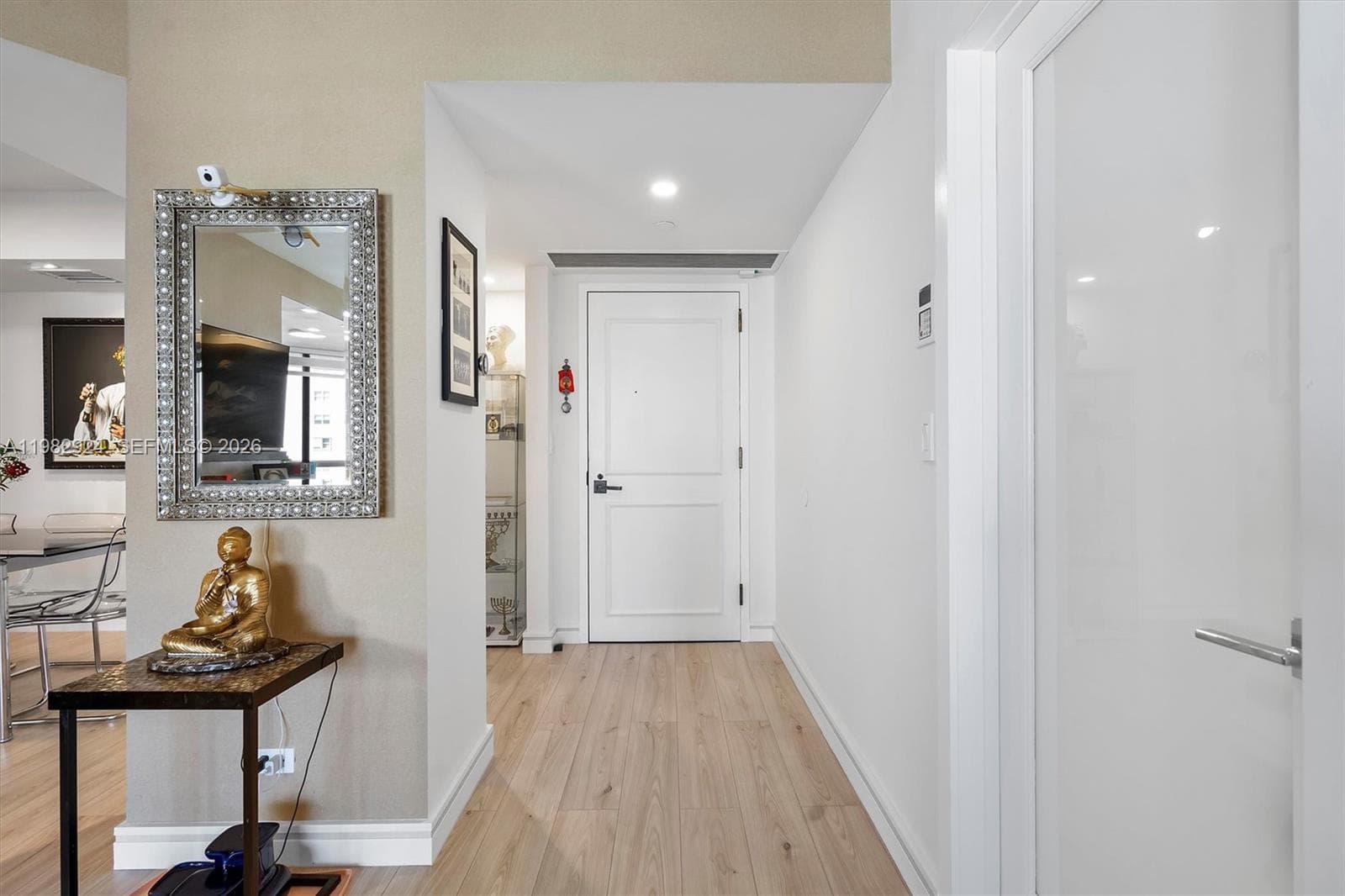 20191 E Country Club Dr 1903 photo 3