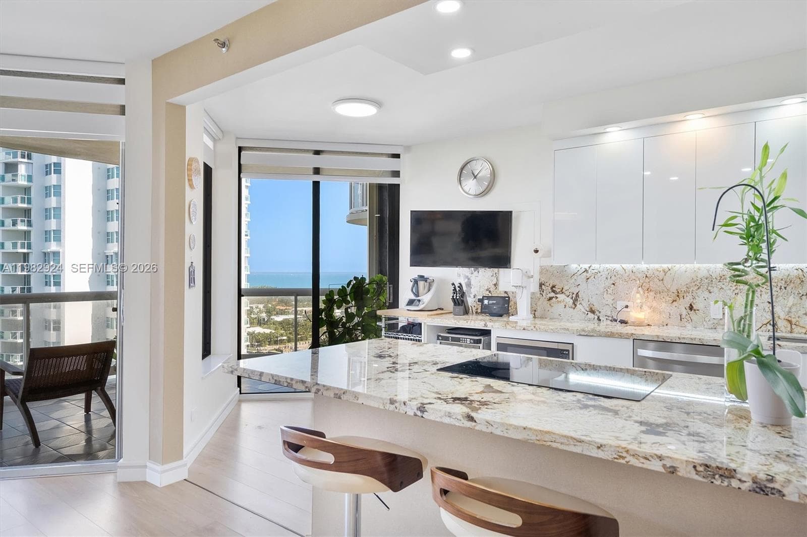 20191 E Country Club Dr 1903 photo 1