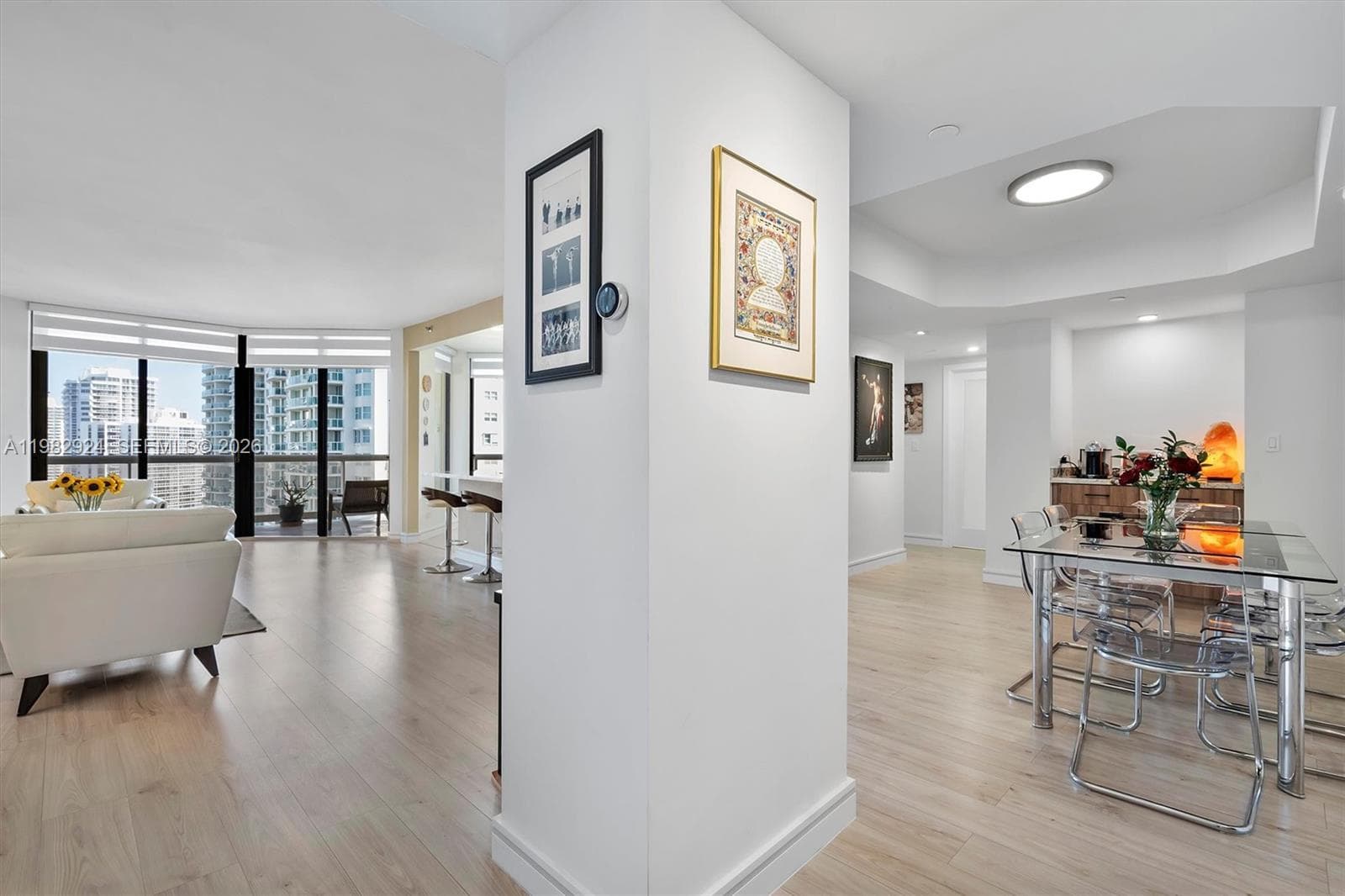 20191 E Country Club Dr 1903 photo 4
