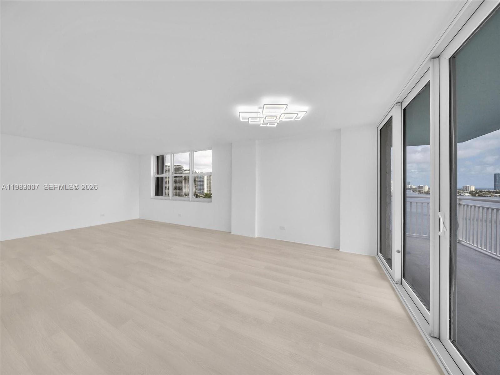 301 174th St 1818 photo 23