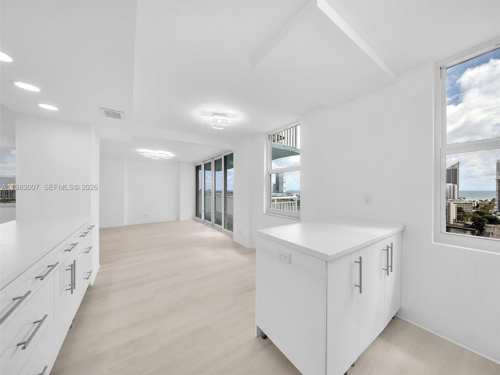 301 174th St 1818 photo 7