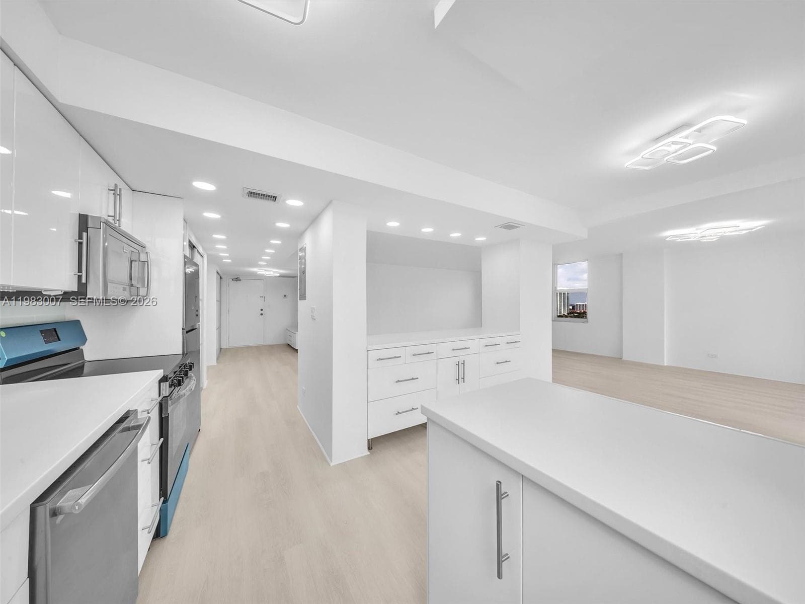 301 174th St 1818 photo 5