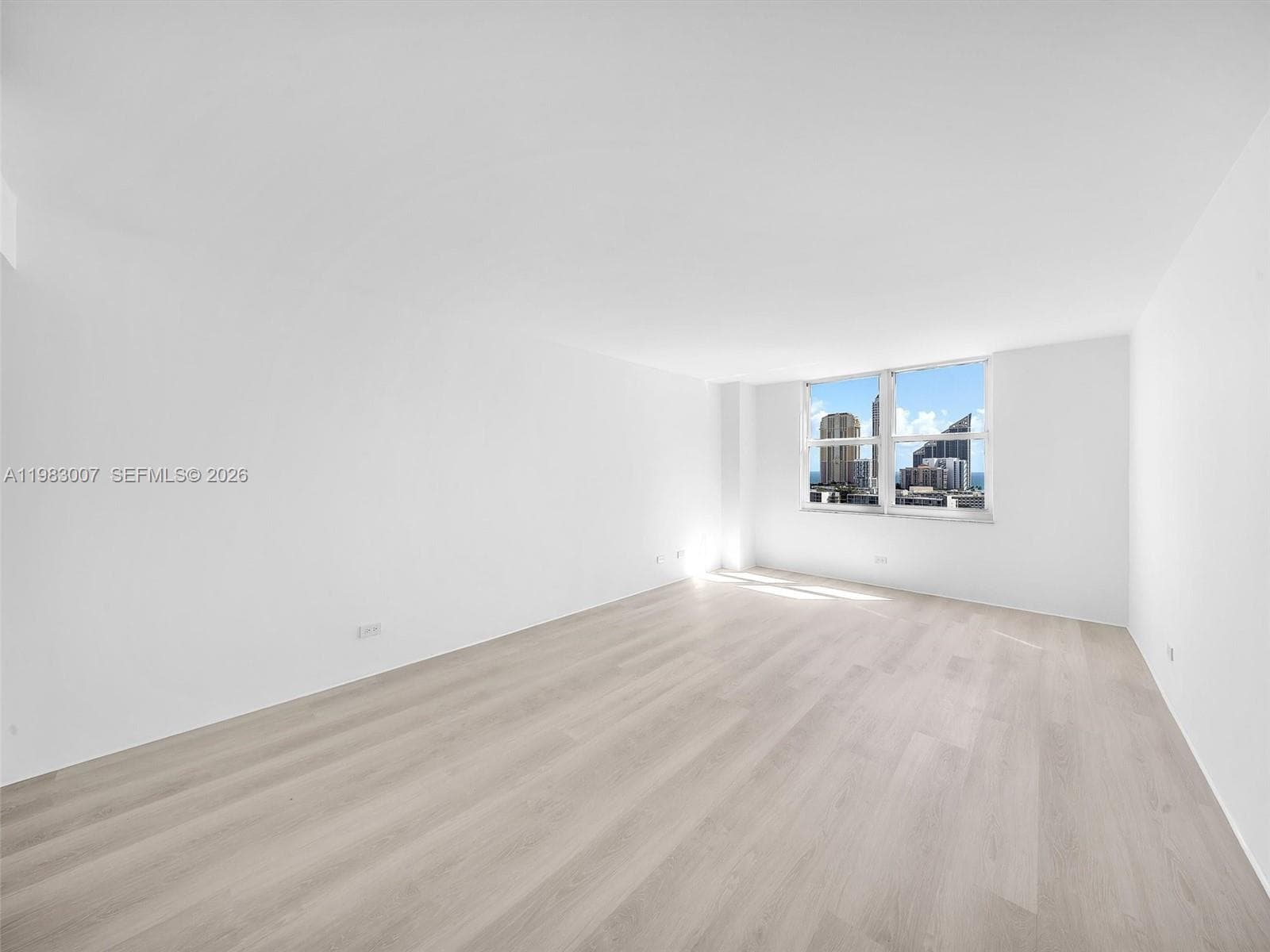301 174th St 1818 photo 18