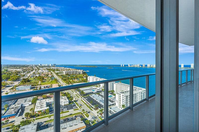 220 Lake Shore Drive 2105 photo 15