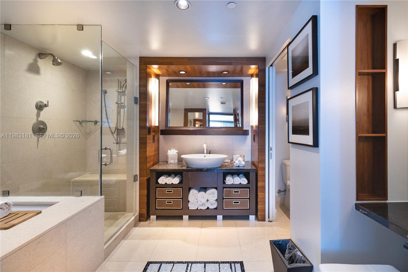 6801 Collins Ave #610 Door 612 photo 13