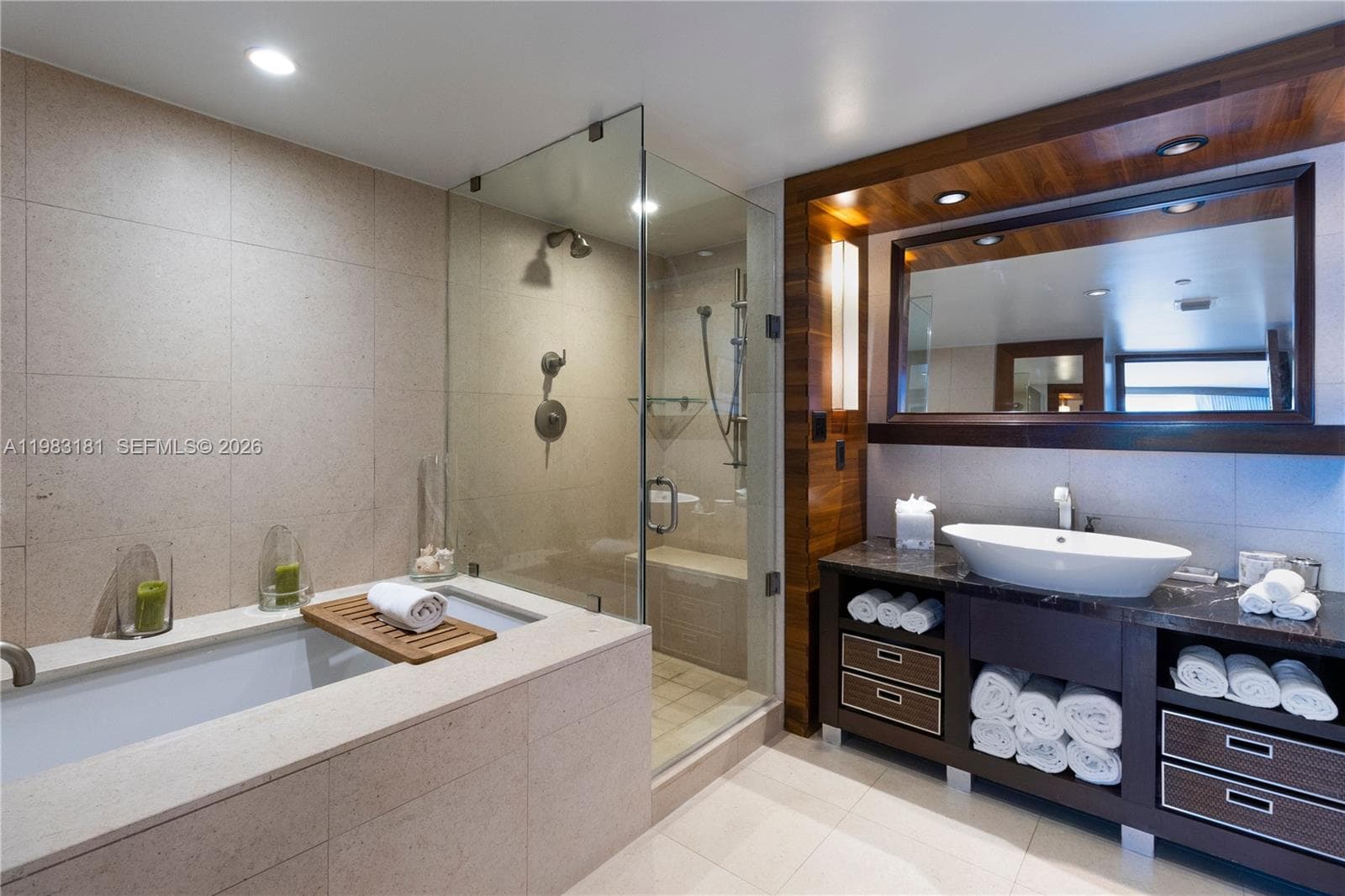 6801 Collins Ave #610 Door 612 photo 12