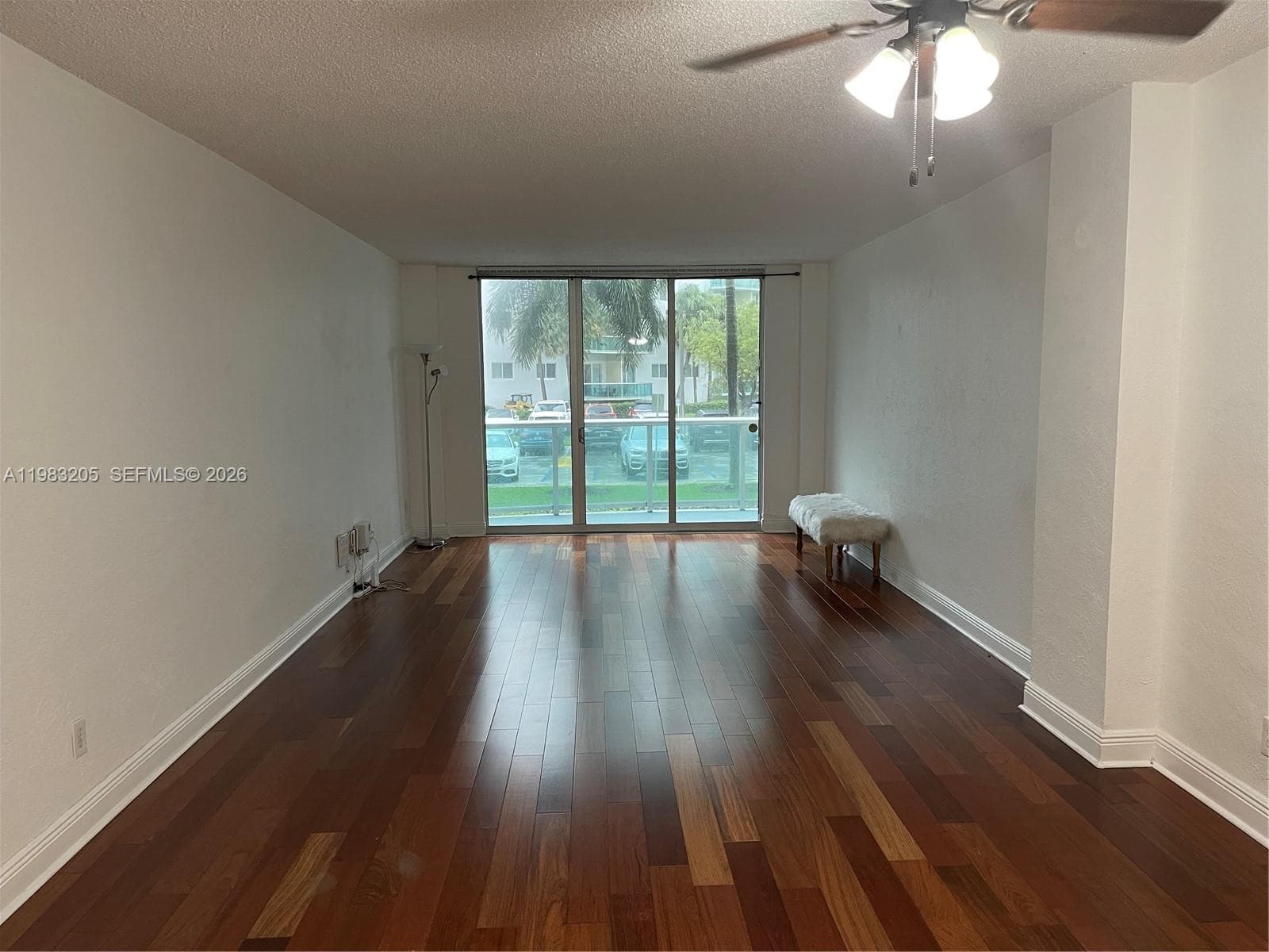 19390 Collins Ave 122 photo 1