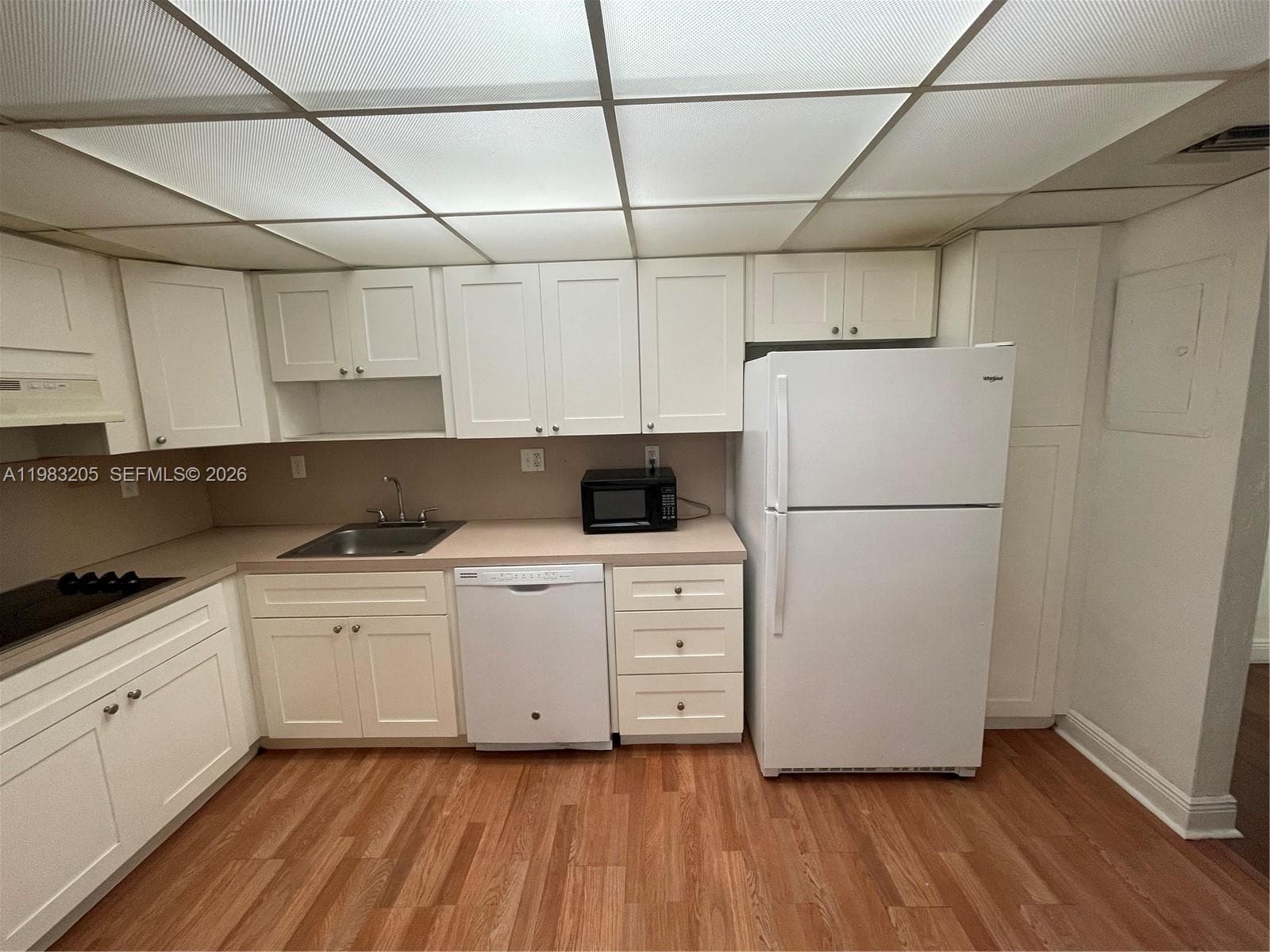 19390 Collins Ave 122 photo 5