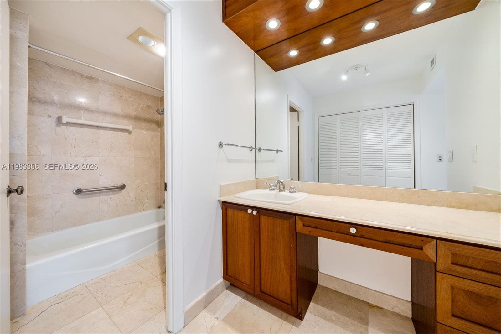 9801 Collins Ave 19H photo 16