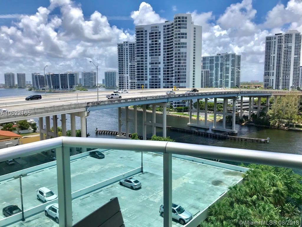 19390 Collins Avenue #901 3