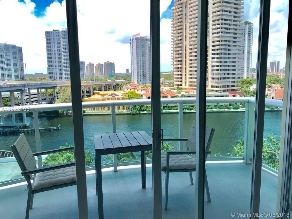 19390 Collins Avenue #901 1