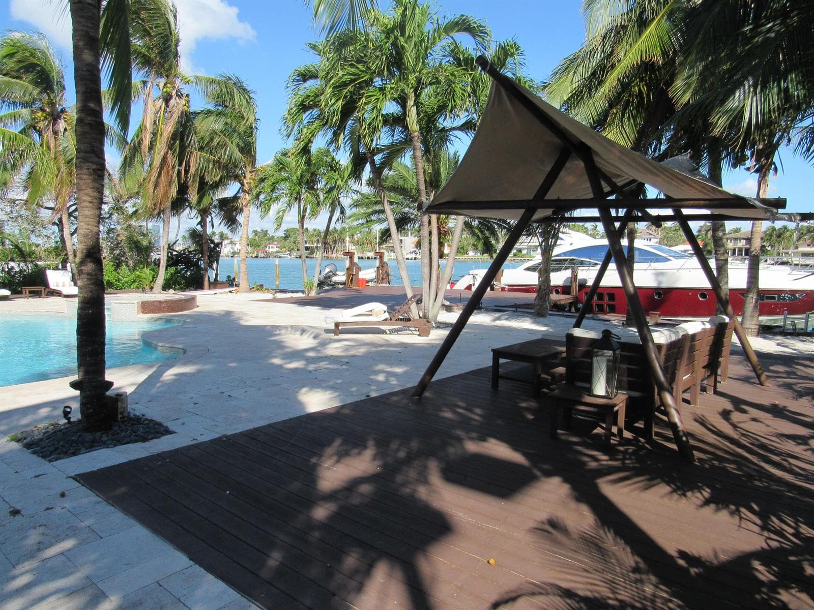 185 Palm Avenue photo 2