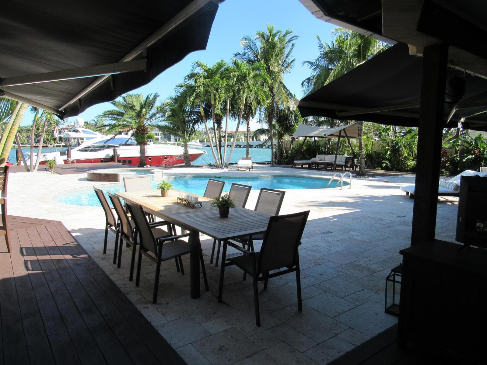 185 Palm Avenue photo 1