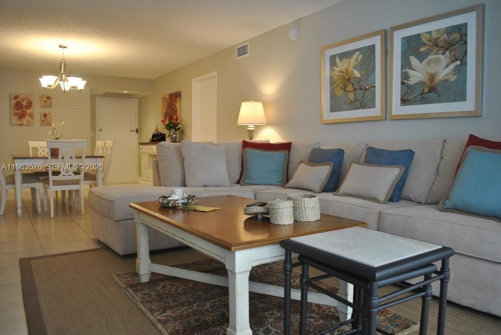 6039 Collins Ave 1006 photo 3