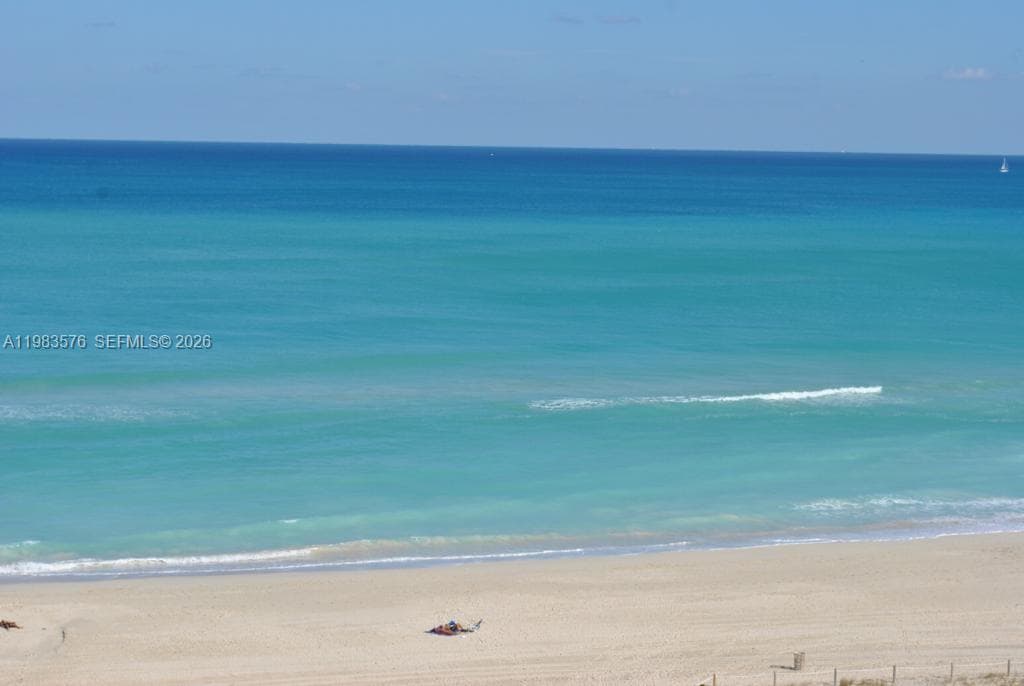 6039 Collins Ave 1006 photo 1