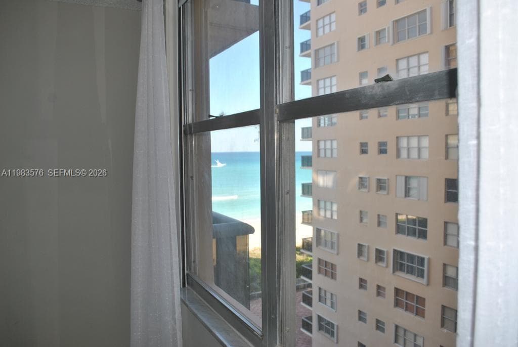 6039 Collins Ave 1006 photo 20