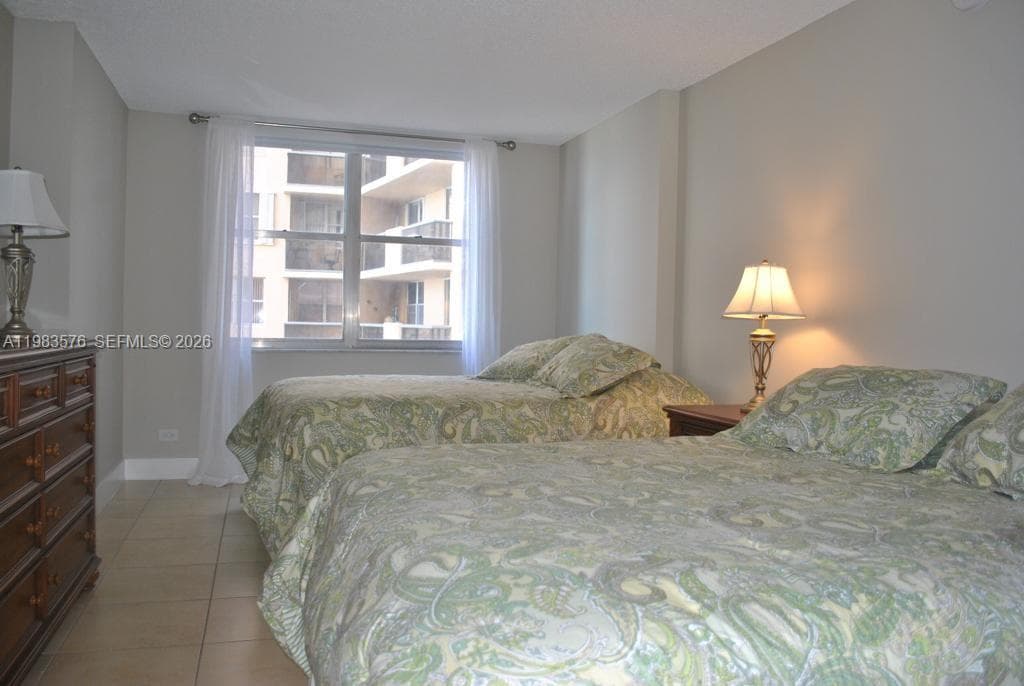 6039 Collins Ave 1006 photo 18